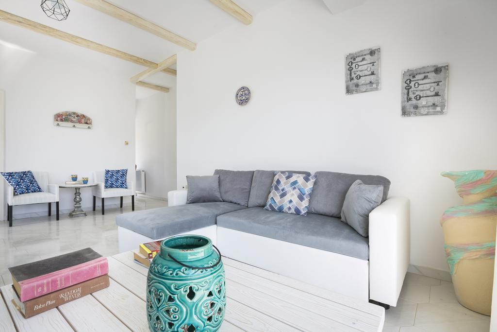 Villa Afrodite Mousata Exteriör bild