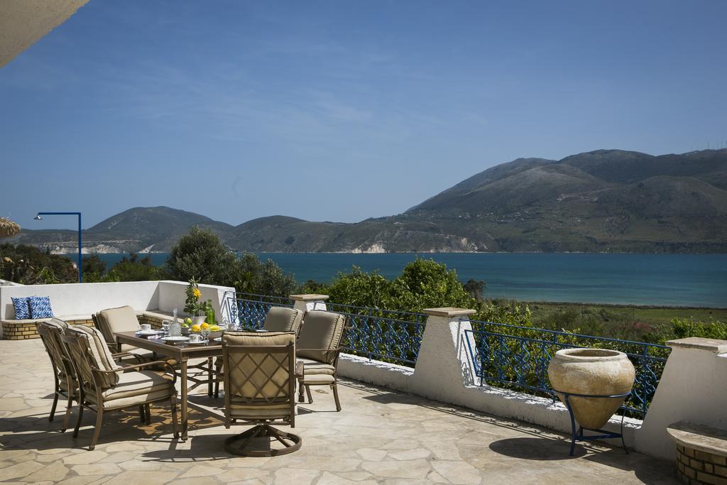 Villa Afrodite Mousata Exteriör bild