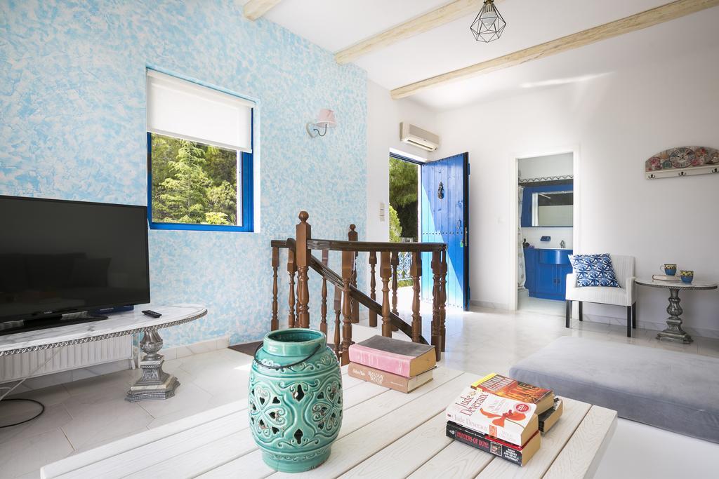 Villa Afrodite Mousata Exteriör bild